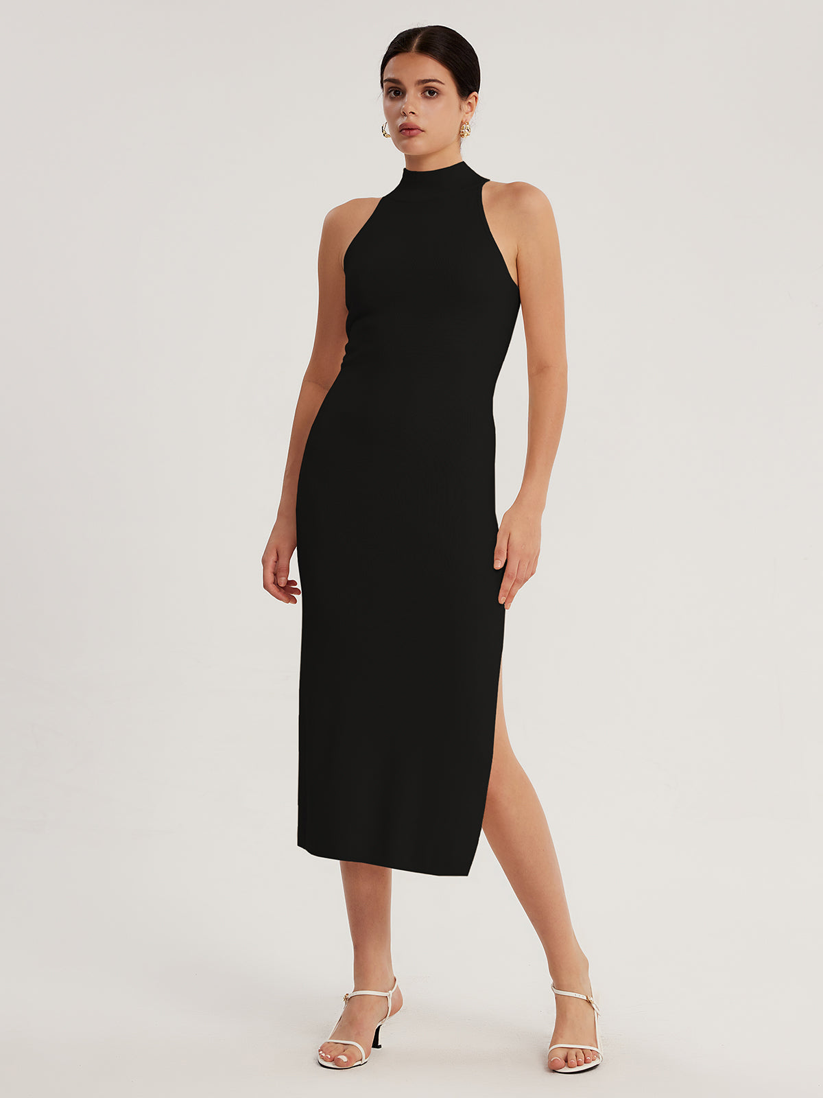 Vestido de Gola Alta com Decote