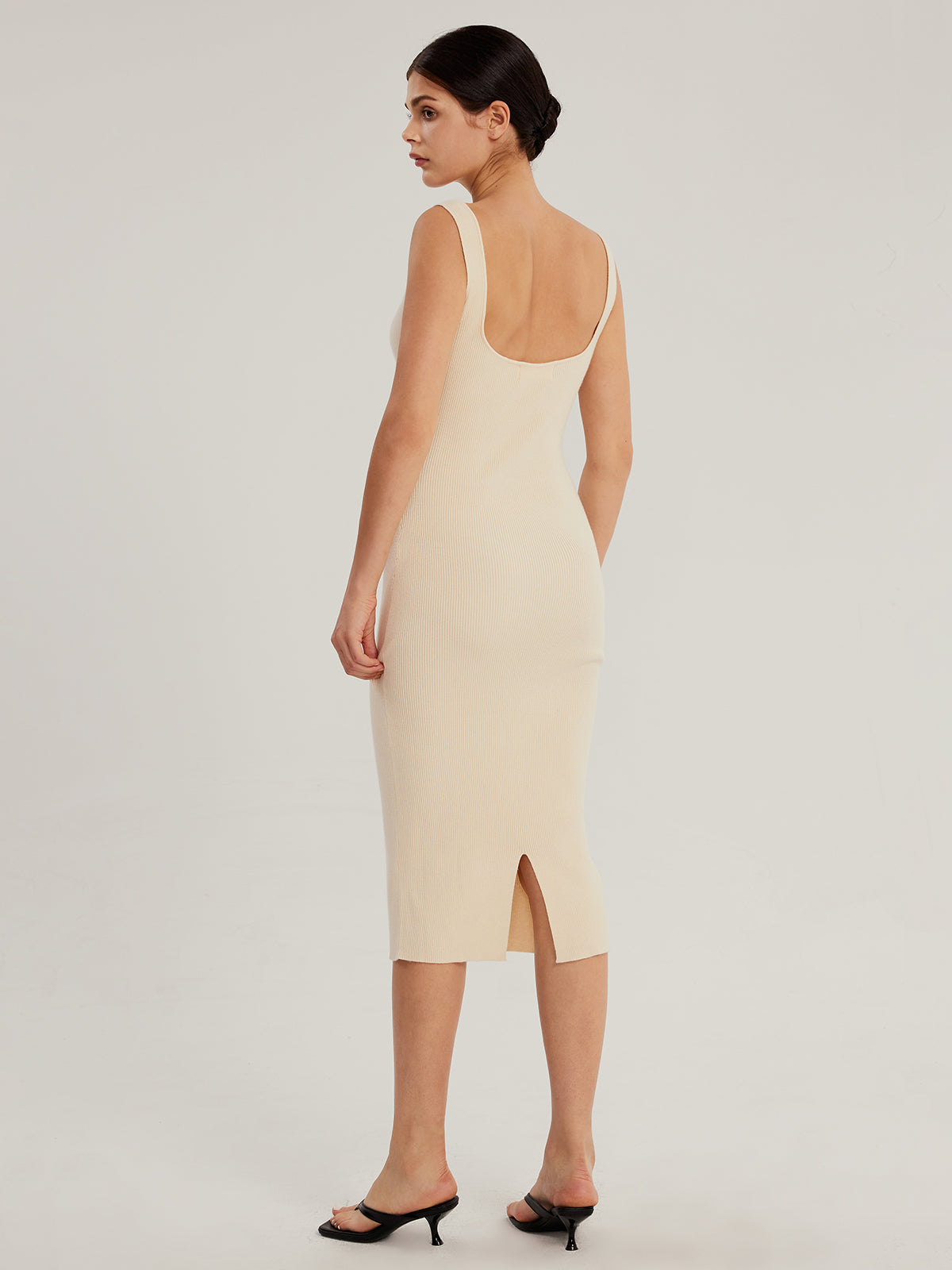 Vestido com Decote em V