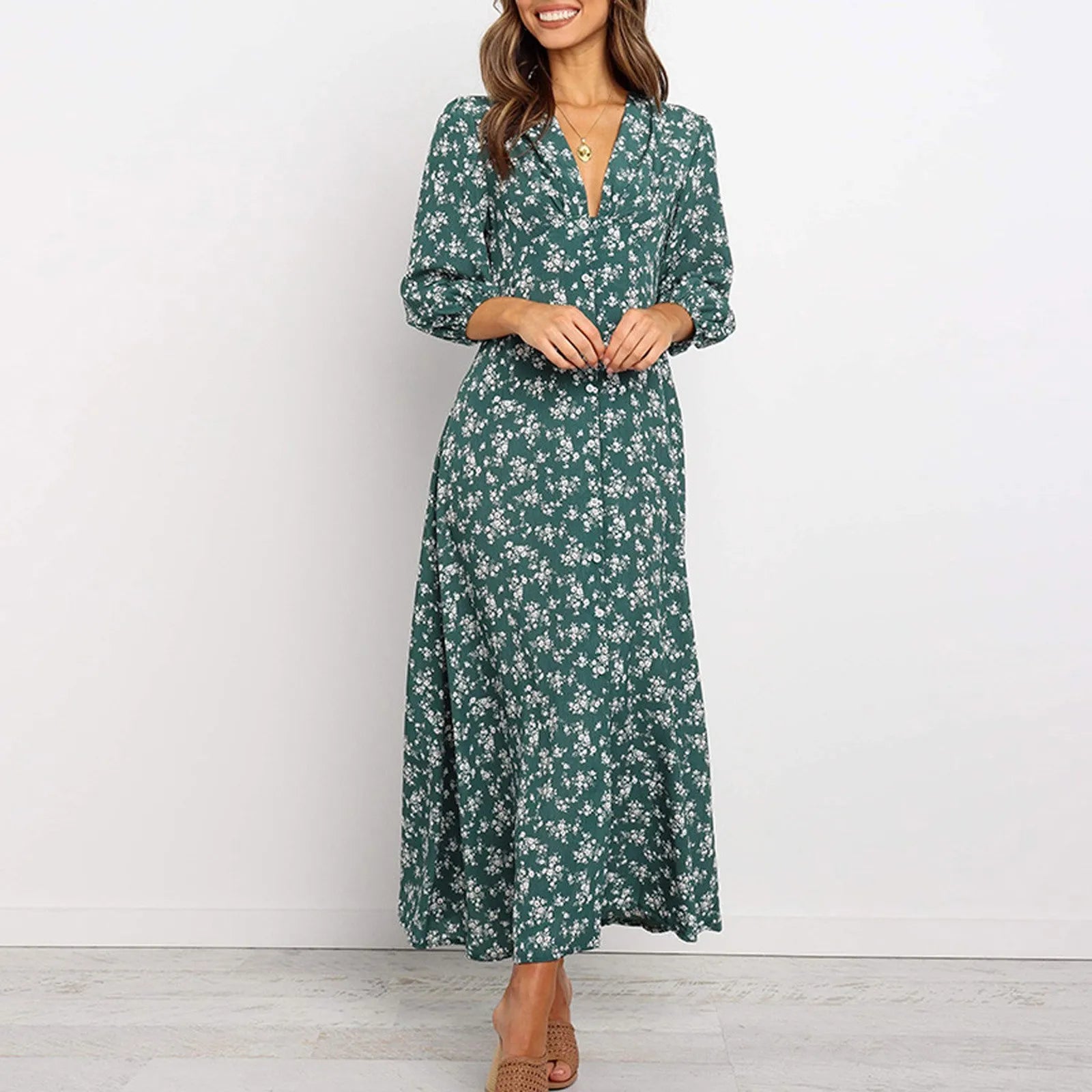 Tânia – Vestido Floral com Decote em V